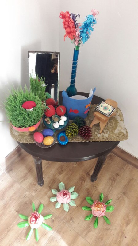 Haft-Seen (an Iraninan traditional tabletop fo New Year) - Read with Me in MahmoodAbad
