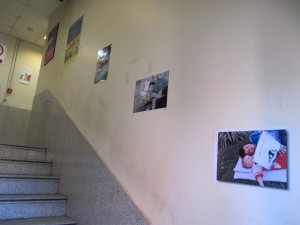 "Memorials of Reading with Each Other" photography competition selected pictures exhibited on the walls of the company