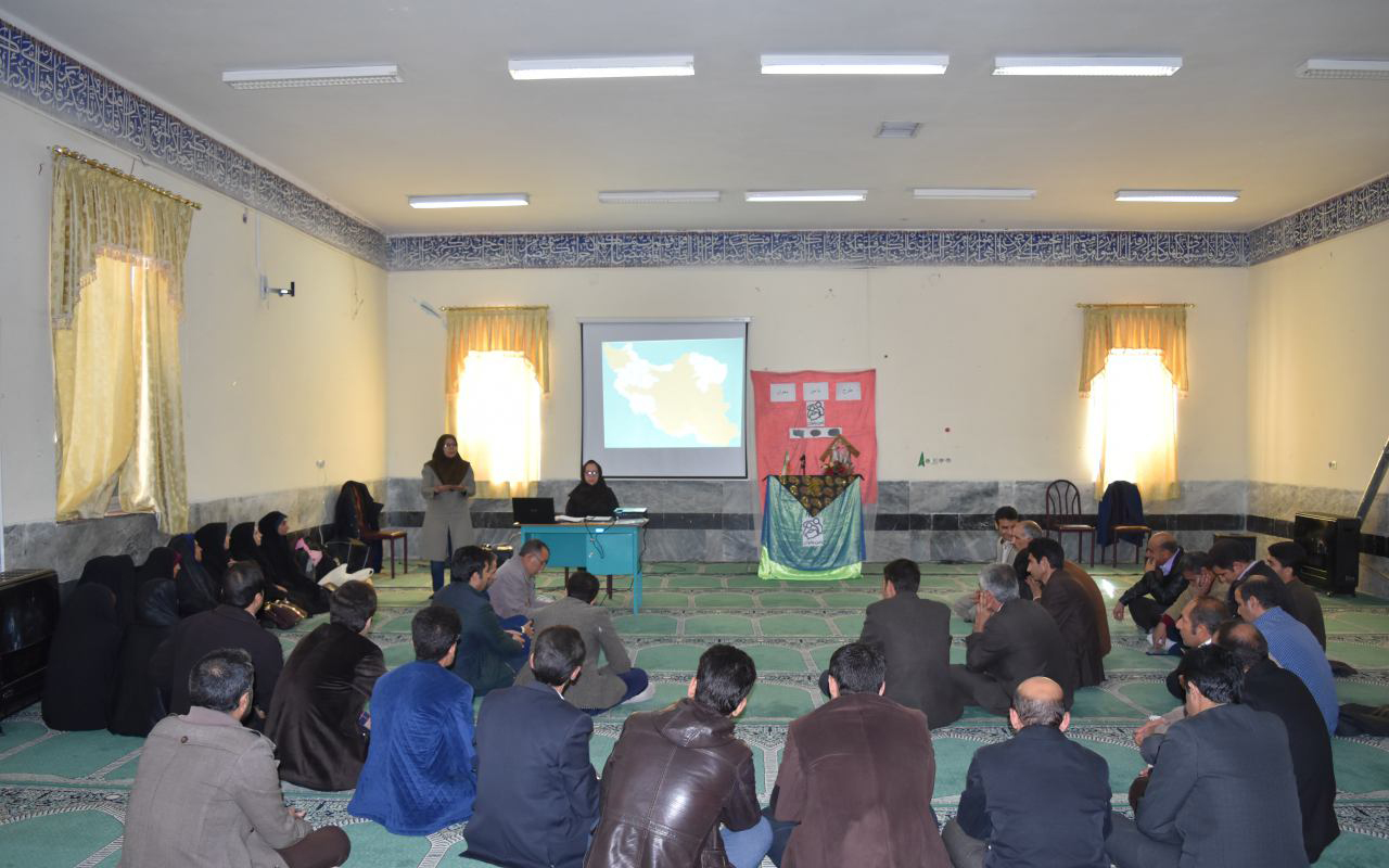 Teachers in Read with Me introduction meeting - Read with Me in Kouhdasht, Lorestan - Dec 2016