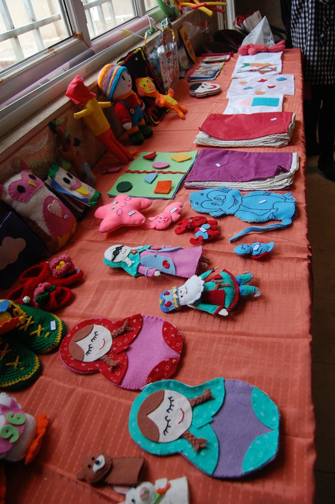Handmade Toys by Mothers in children in the Gathering of the Reading with Babies and Toddlers Program - Read with Me in MahmoudAbad - January 2017