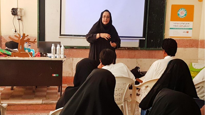نخستین دوره کارگاه‌های آموزشی «با من بخوان» در سال تحصیلی ۹۷-۹۶ ایرانشهر