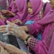 بلندخوانی کتاب «چرا باید دست‌هایم را بشویم، وقتی کثیف نیستند»، محمودآباد، دی 96